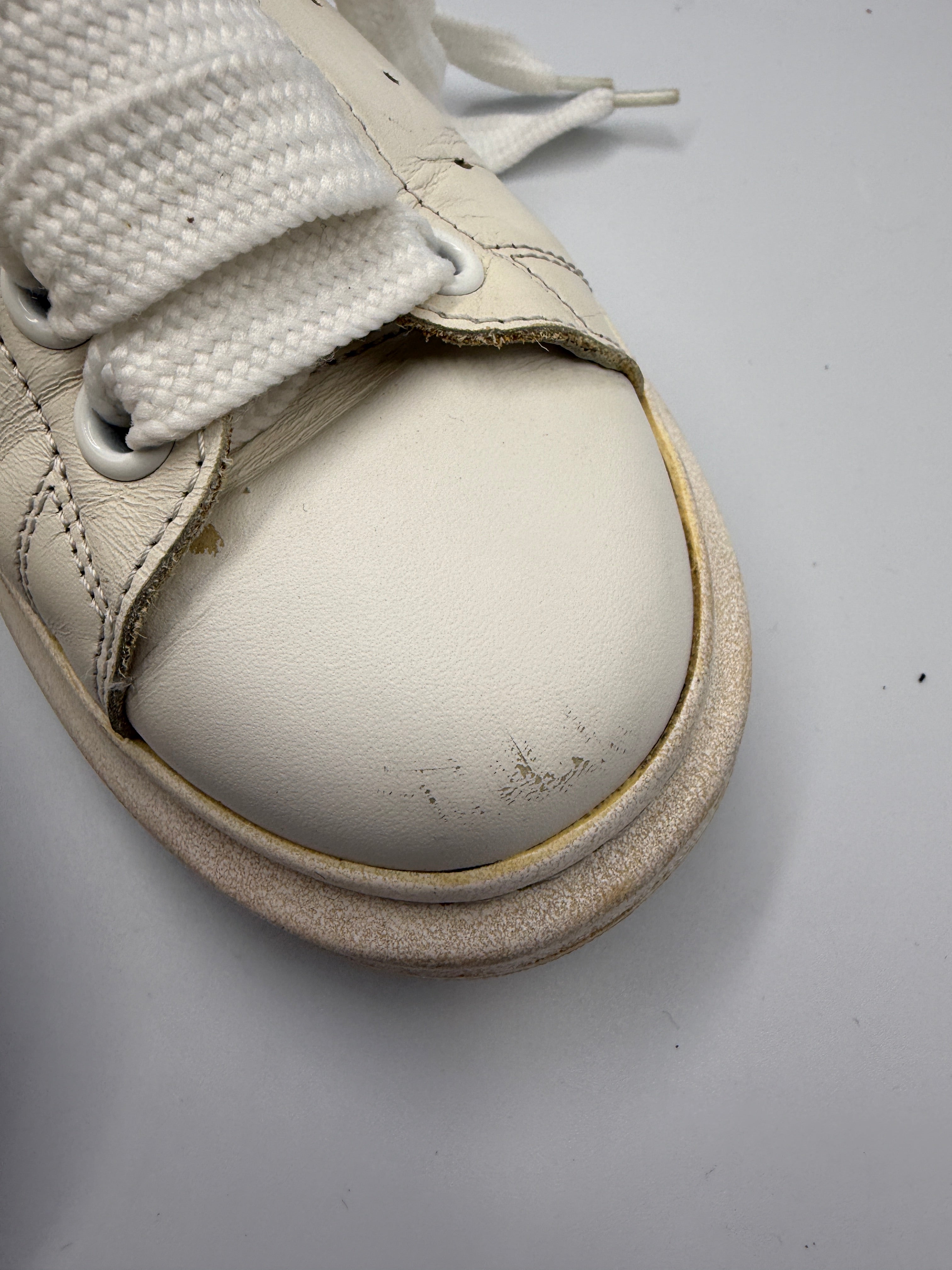 Alexander McQueen Sneakers in White