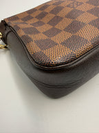 Louis Vuitton Vintage Pochette Accessoires / Navona in Damier Ebene Canvas