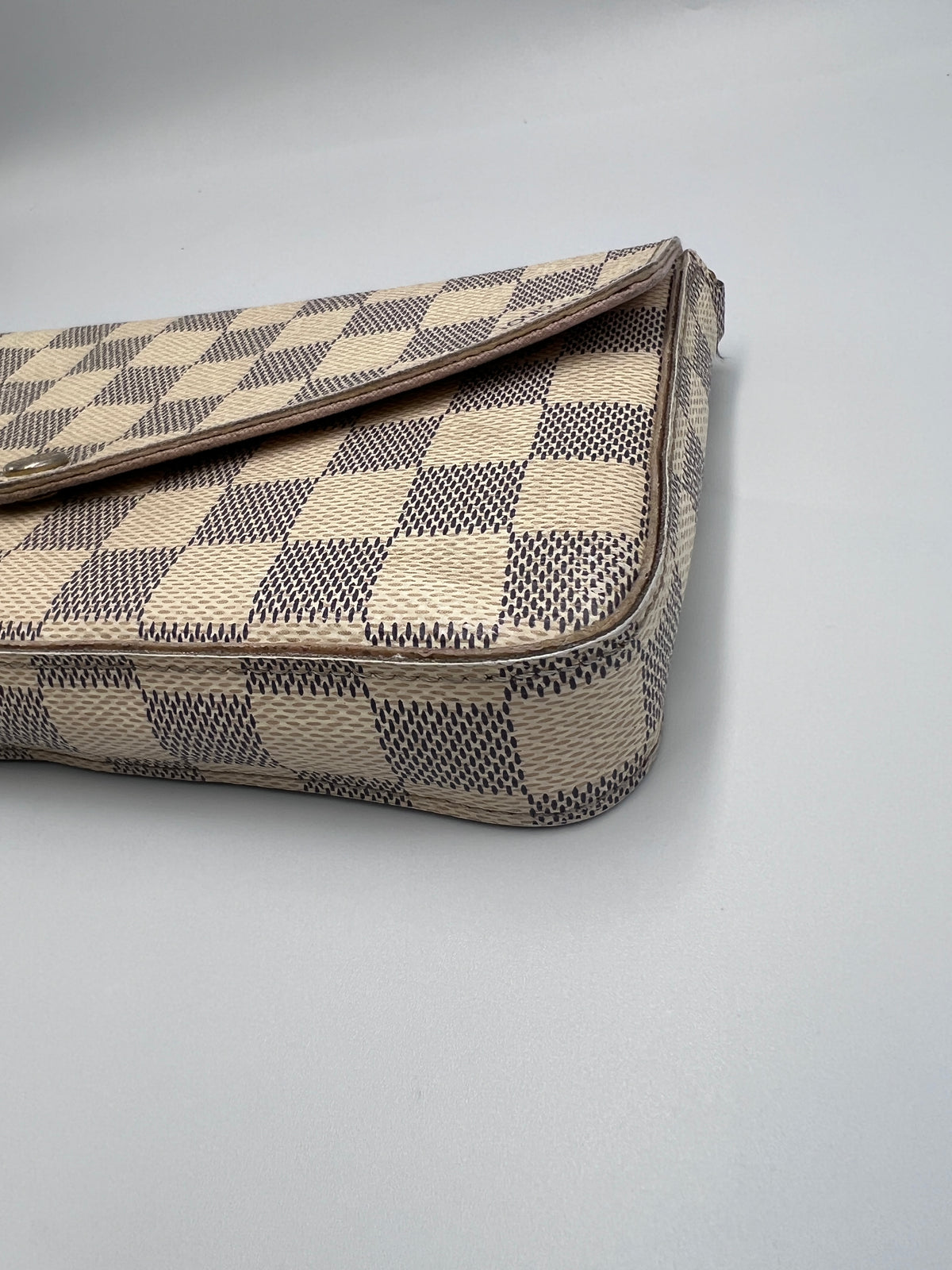 Louis Vuitton Félicie Pochette (2017) in Damier Azur Canvas - Preloved