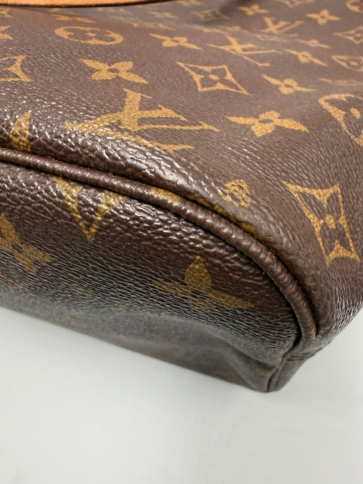 Louis Vuitton Neverfull MM – Monogram Canvas – Pre-owned Authentic Tote Bag