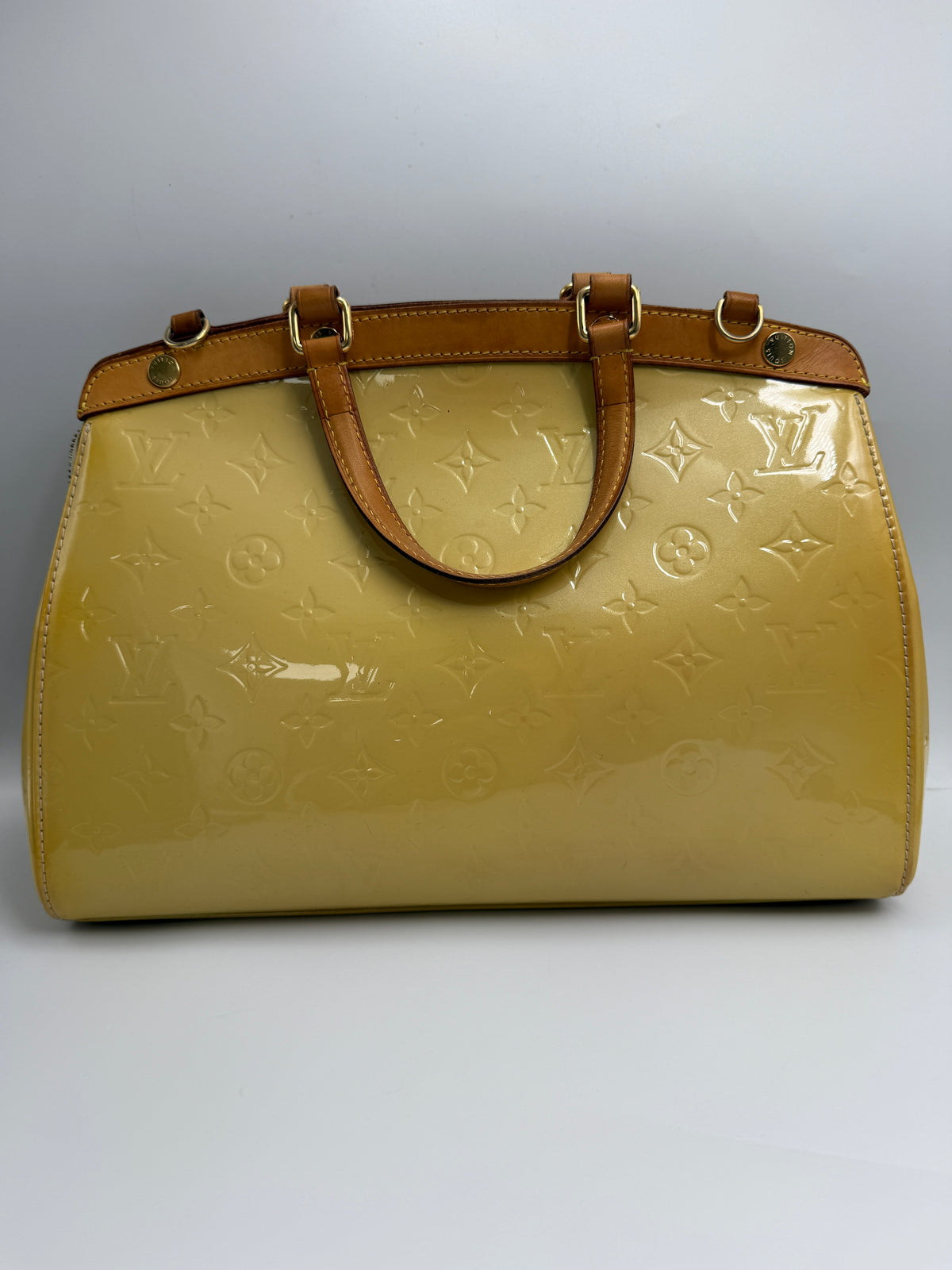 Louis Vuitton (DR4182) Brea MM Monogram Vernis Leather Bag – Yellow
