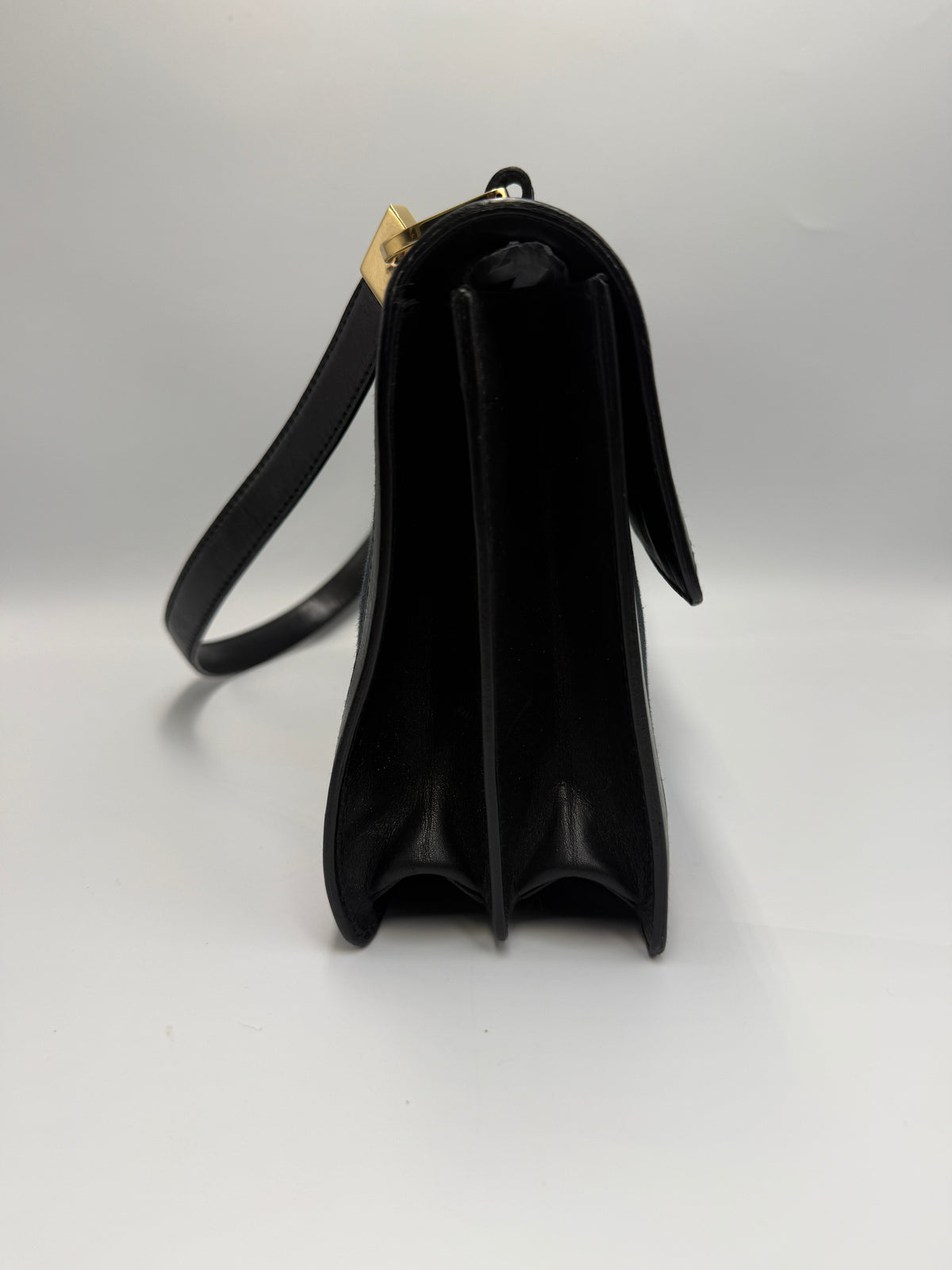 Gucci Vintage Square G Flap Shoulder Bag in Black Canvas and Leather