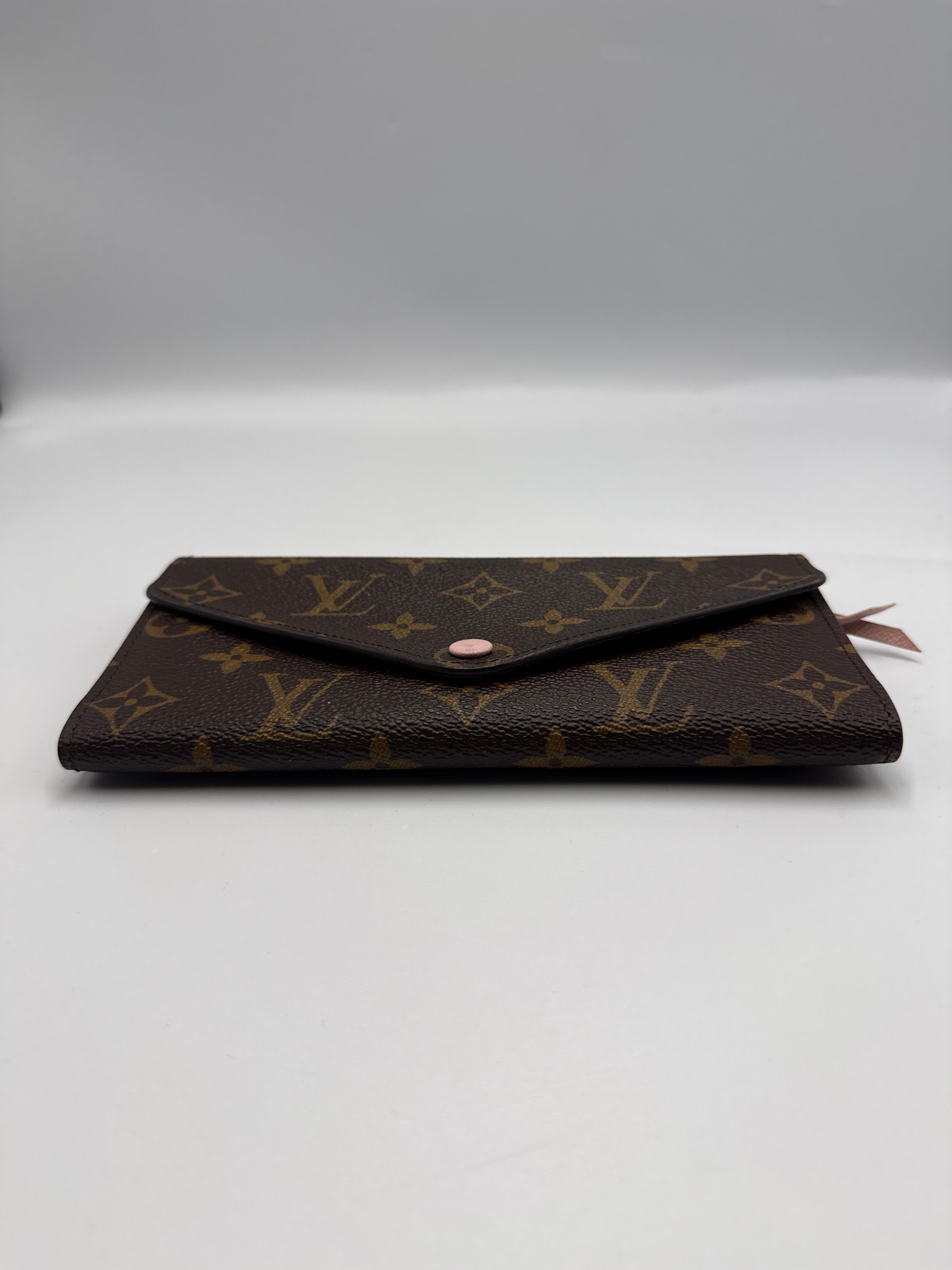 Pre-owned Louis Vuitton Rose Ballerine Monogram Zippy Wallet - Classic Long Wallet