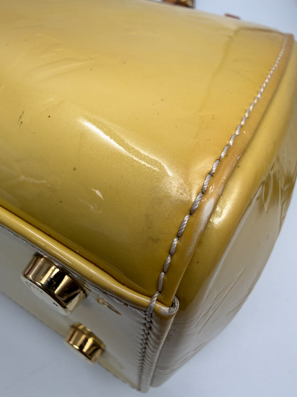 Louis Vuitton (DR4182) Brea MM Monogram Vernis Leather Bag – Yellow