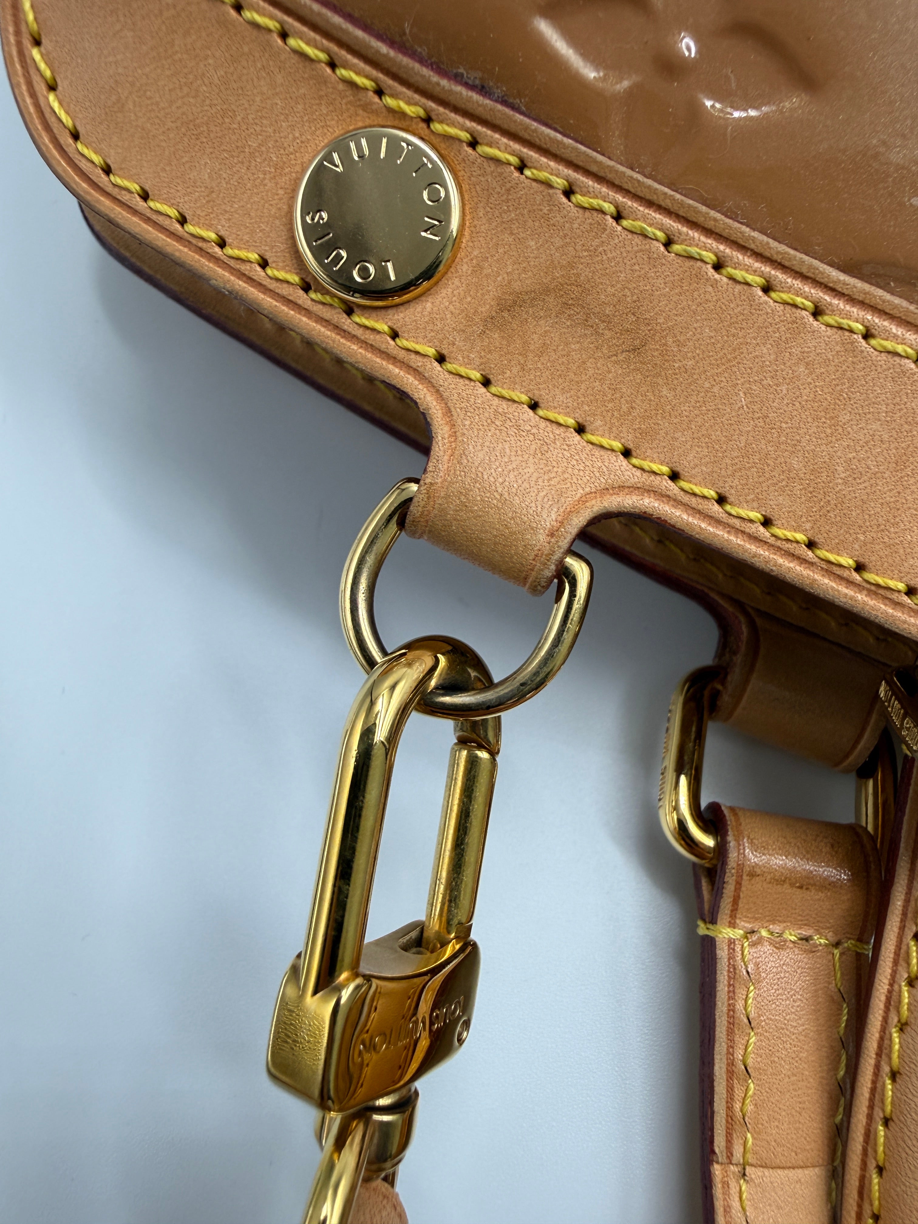 Louis Vuitton ( 2013 ) Brea MM Monogram Vernis Leather Bag – Beige