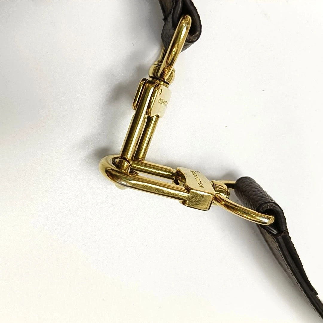 Pre-owned Louis Vuitton Pochette Métis -Monogram Canvas - Luxury Crossbody Bag