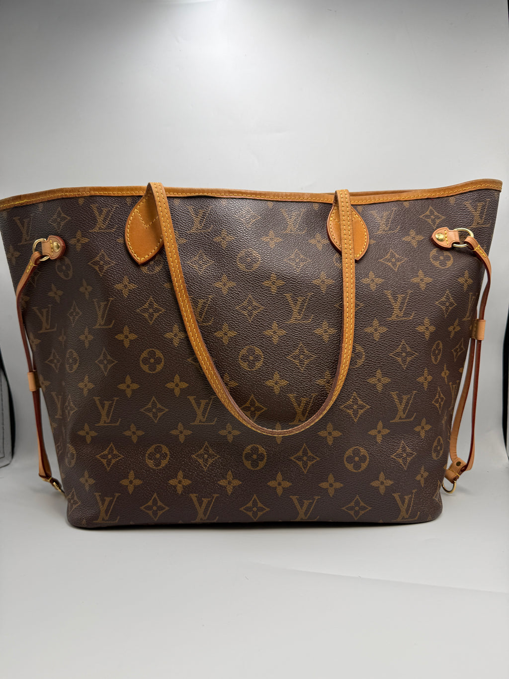 Louis Vuitton Neverfull MM – Monogram Canvas – Pre-owned Authentic Tote Bag