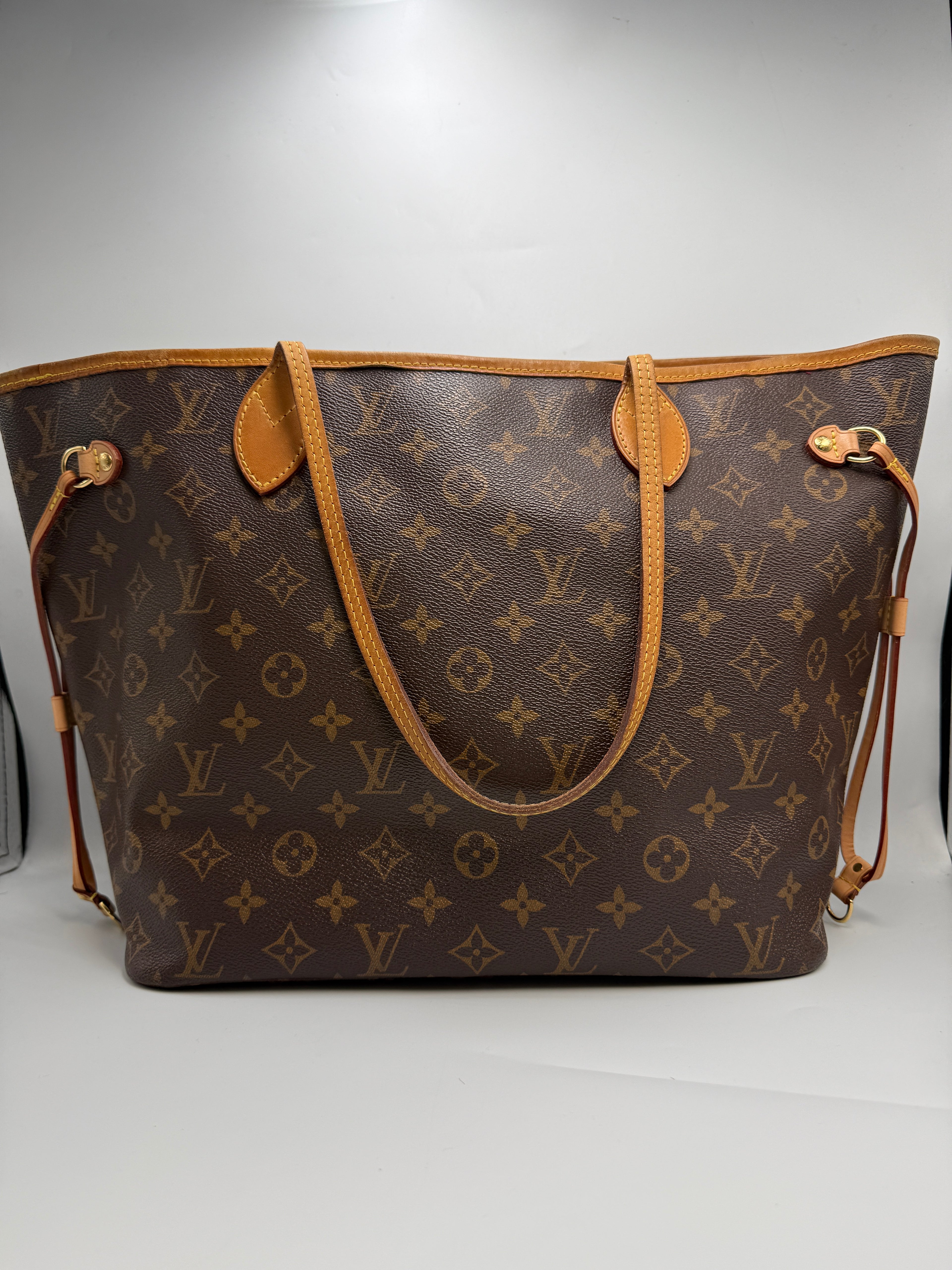 Louis Vuitton Neverfull MM – Monogram Canvas – Pre-owned Authentic Tote Bag