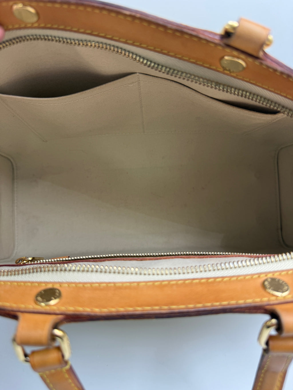 Louis Vuitton (DR4182) Brea MM Monogram Vernis Leather Bag – Yellow