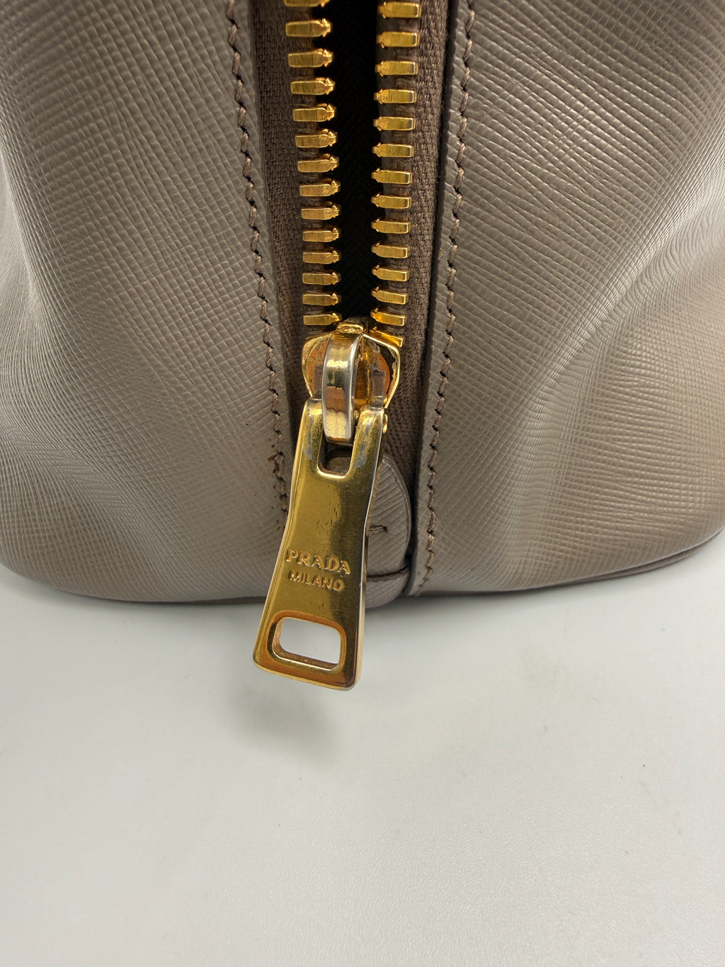 Prada Saffiano Lux Executive Tote in Argilla (Taupe / Grey)