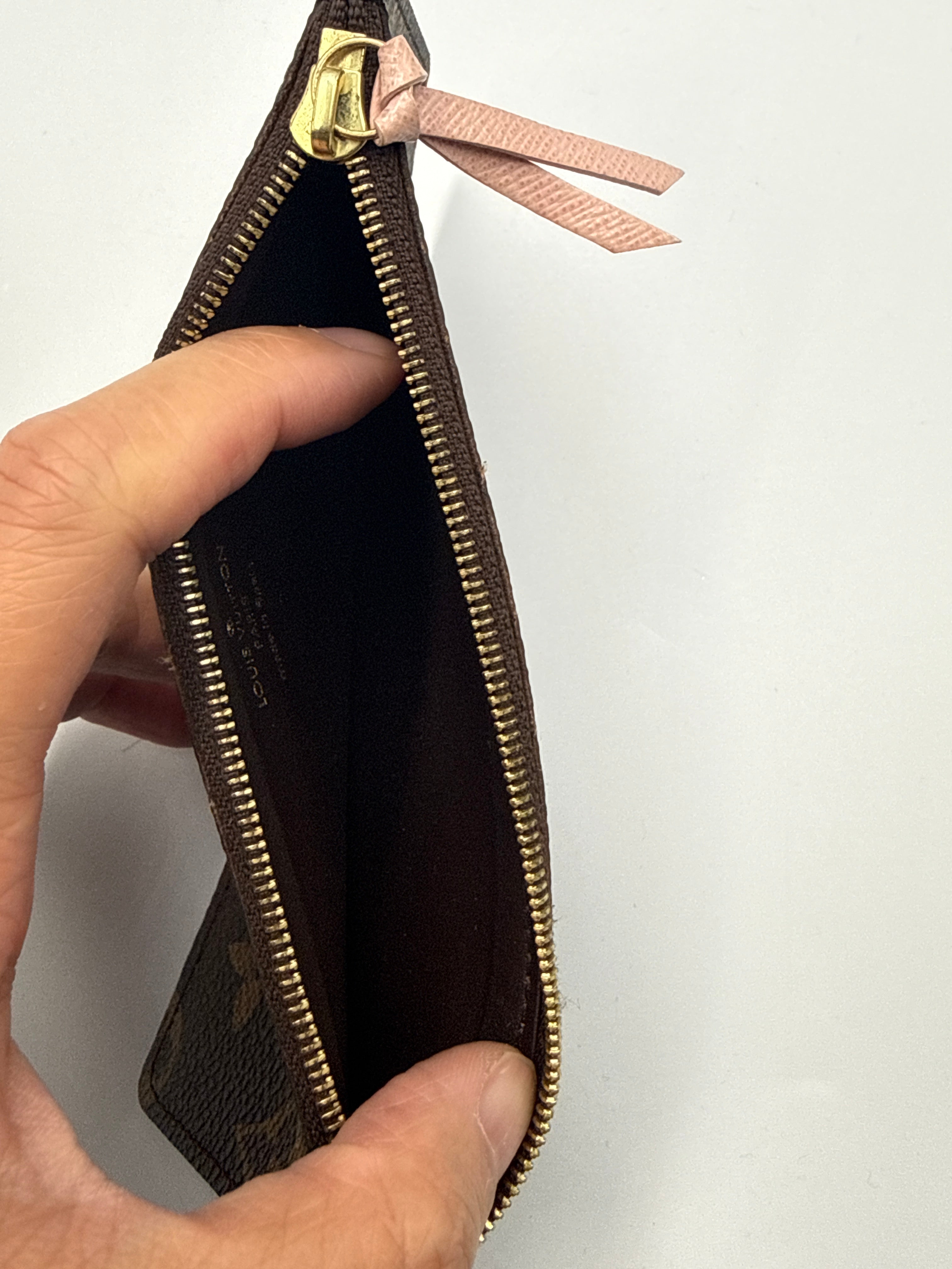 Pre-owned Louis Vuitton Rose Ballerine Monogram Zippy Wallet - Classic Long Wallet