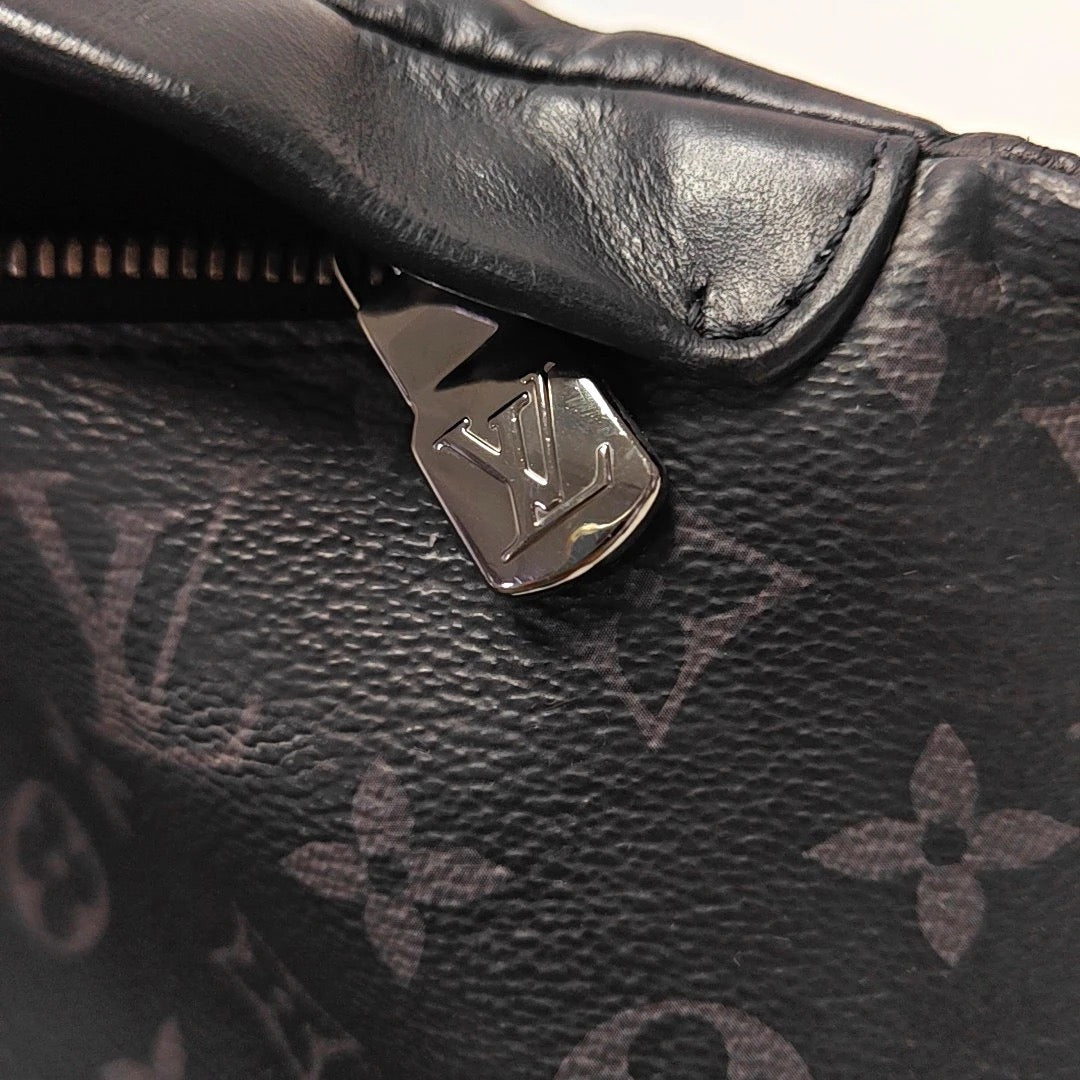 LV Men's Discovery Bumbag