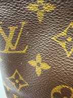 Louis Vuitton Alma MM Monogram Canvas Satchel Bag