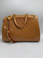 Louis Vuitton ( 2013 ) Brea MM Monogram Vernis Leather Bag – Beige