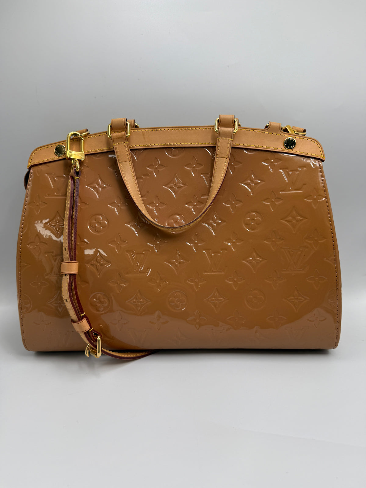 Louis Vuitton ( 2013 ) Brea MM Monogram Vernis Leather Bag – Beige