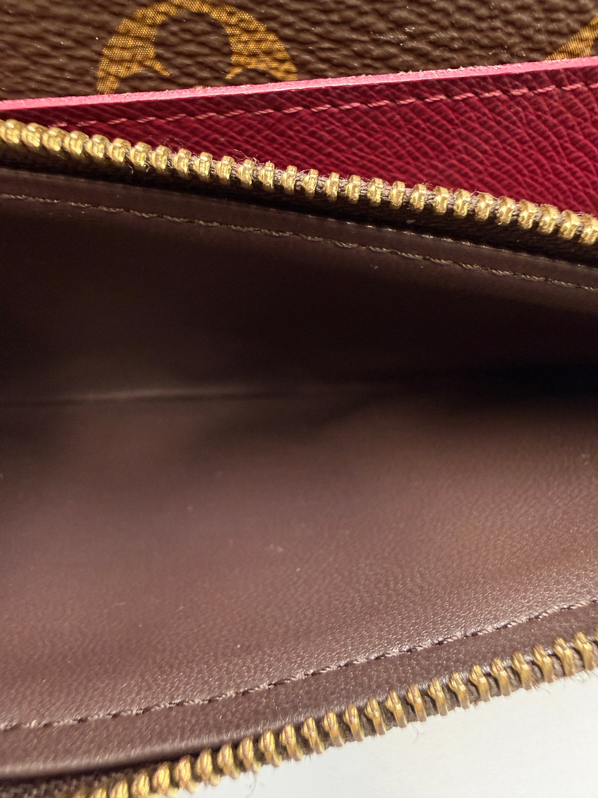 Pre-owned (Red) Louis Vuitton Monogram Zippy Wallet - Classic Long Wallet