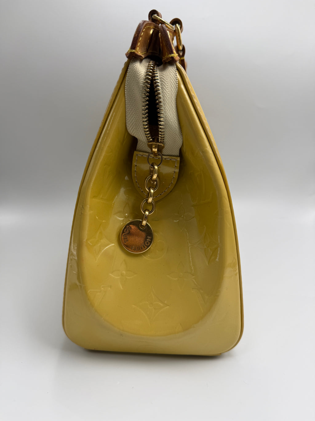 Louis Vuitton (DR4182) Brea MM Monogram Vernis Leather Bag – Yellow
