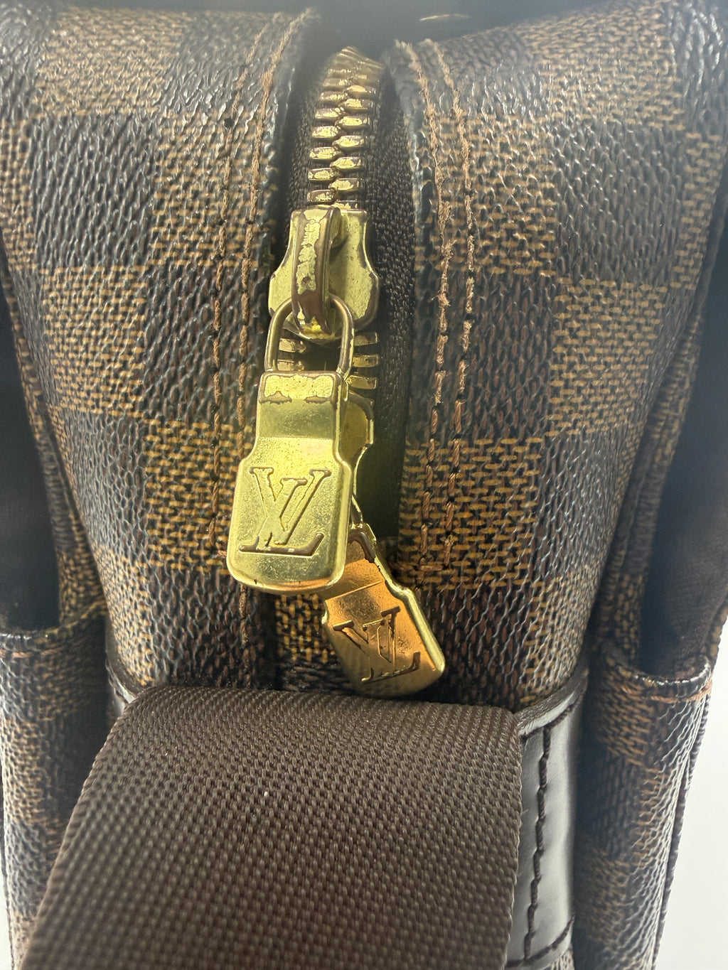 Louis Vuitton Naviglio Messenger Bag in Damier Ébène Canvas