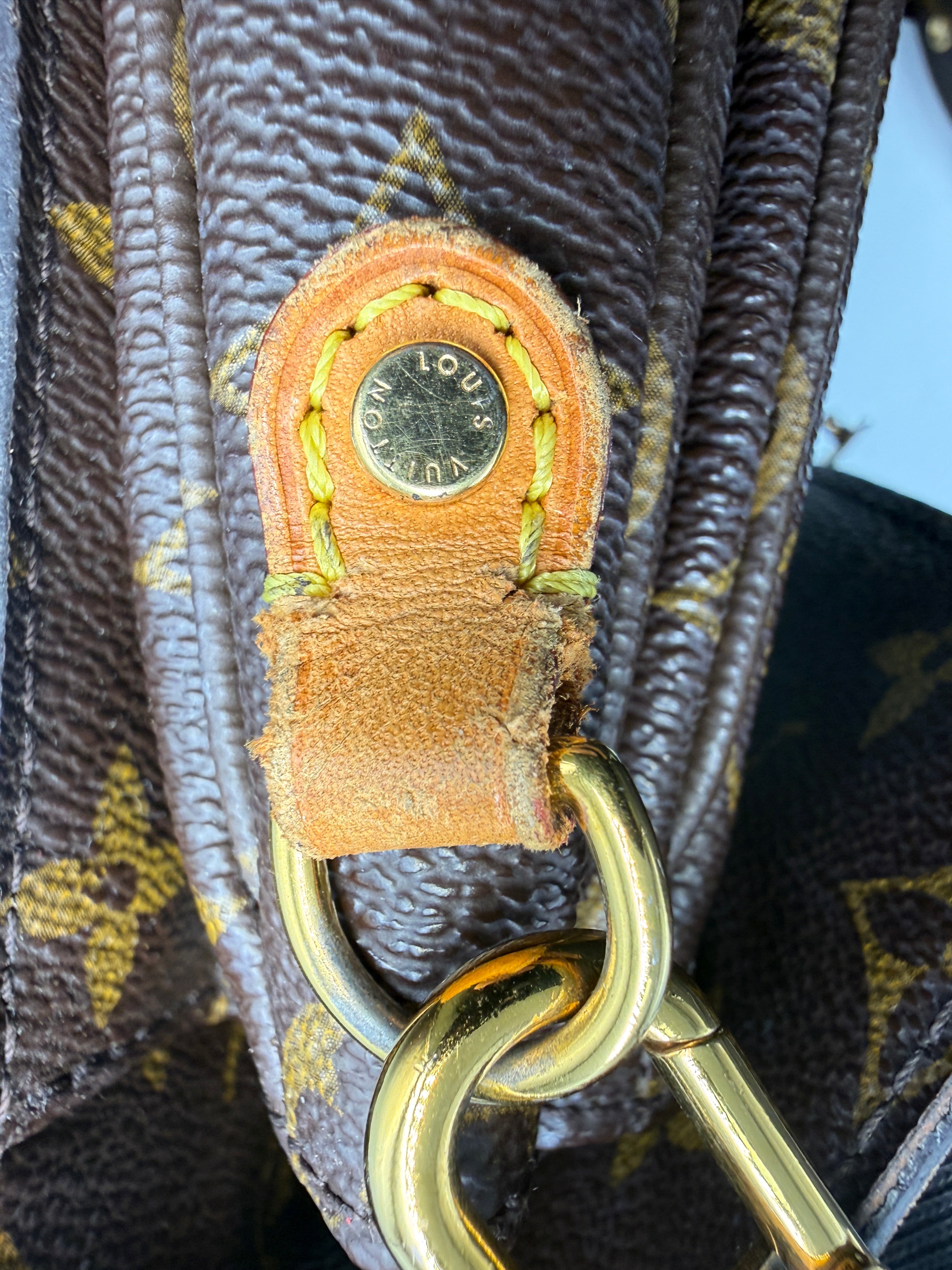 Pre-owned Louis Vuitton Pochette Métis -Monogram Canvas - Luxury Crossbody Bag