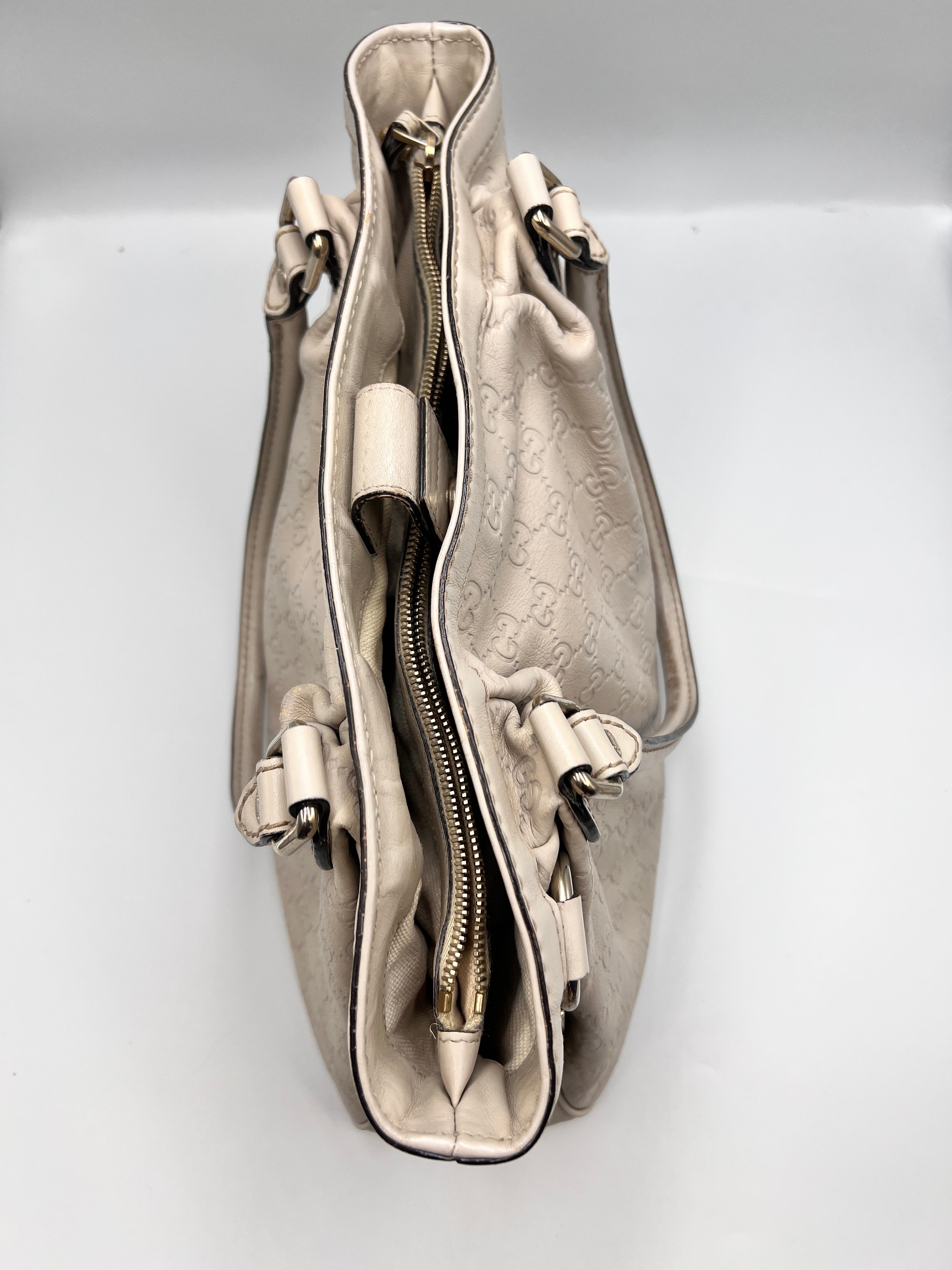 Gucci Guccissima Leather Tote Bag in Off-White