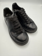 Alexander McQueen Perloved Snakers in Black