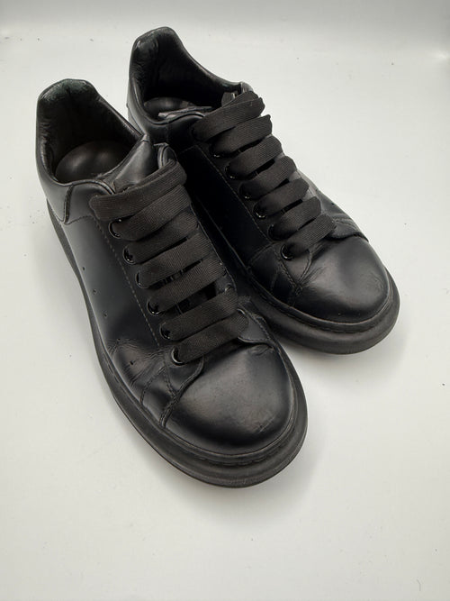 Alexander McQueen Perloved Snakers in Black