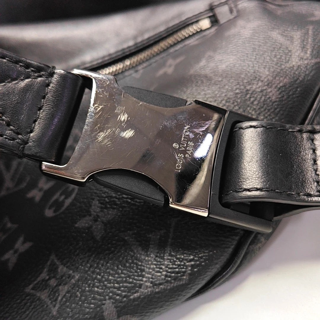 LV Men's Discovery Bumbag