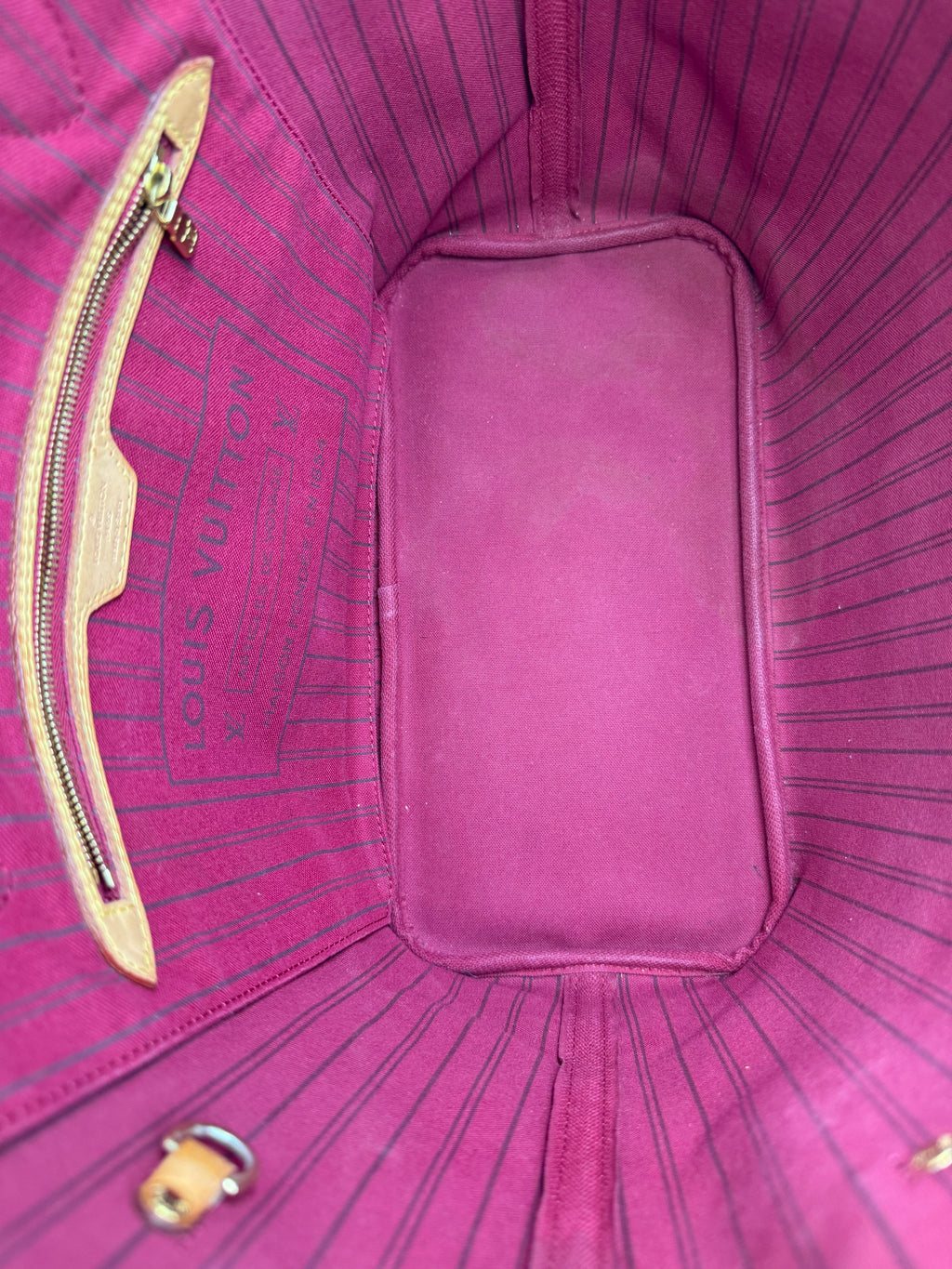 Louis Vuitton Neverfull MM – Monogram Canvas – Pre-owned Authentic Tote Bag