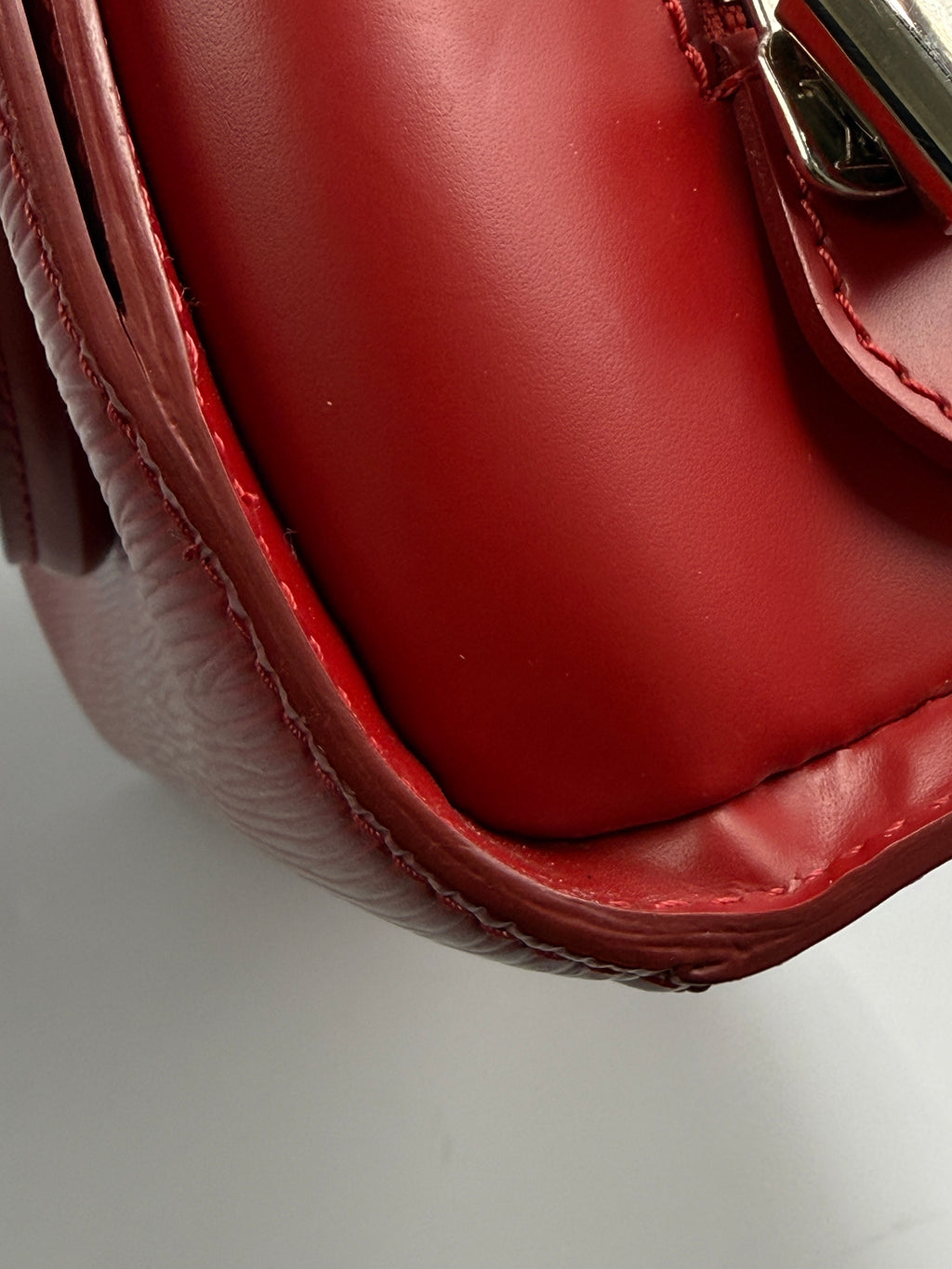 Louis Vuitton Vintage Pont Neuf PM in Castilian Red Epi Leather