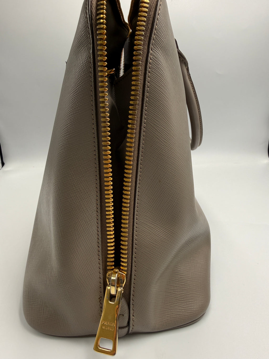 Prada Saffiano Lux Executive Tote in Argilla (Taupe / Grey)