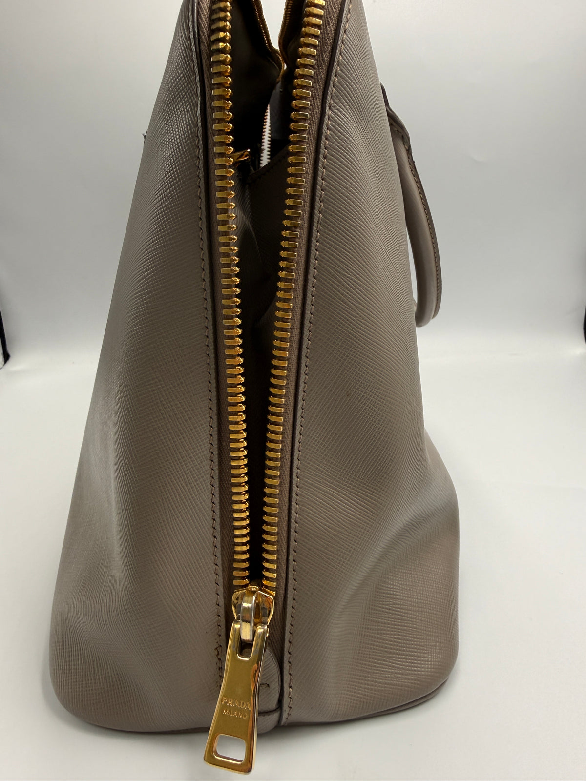Prada Saffiano Lux Executive Tote in Argilla (Taupe / Grey)