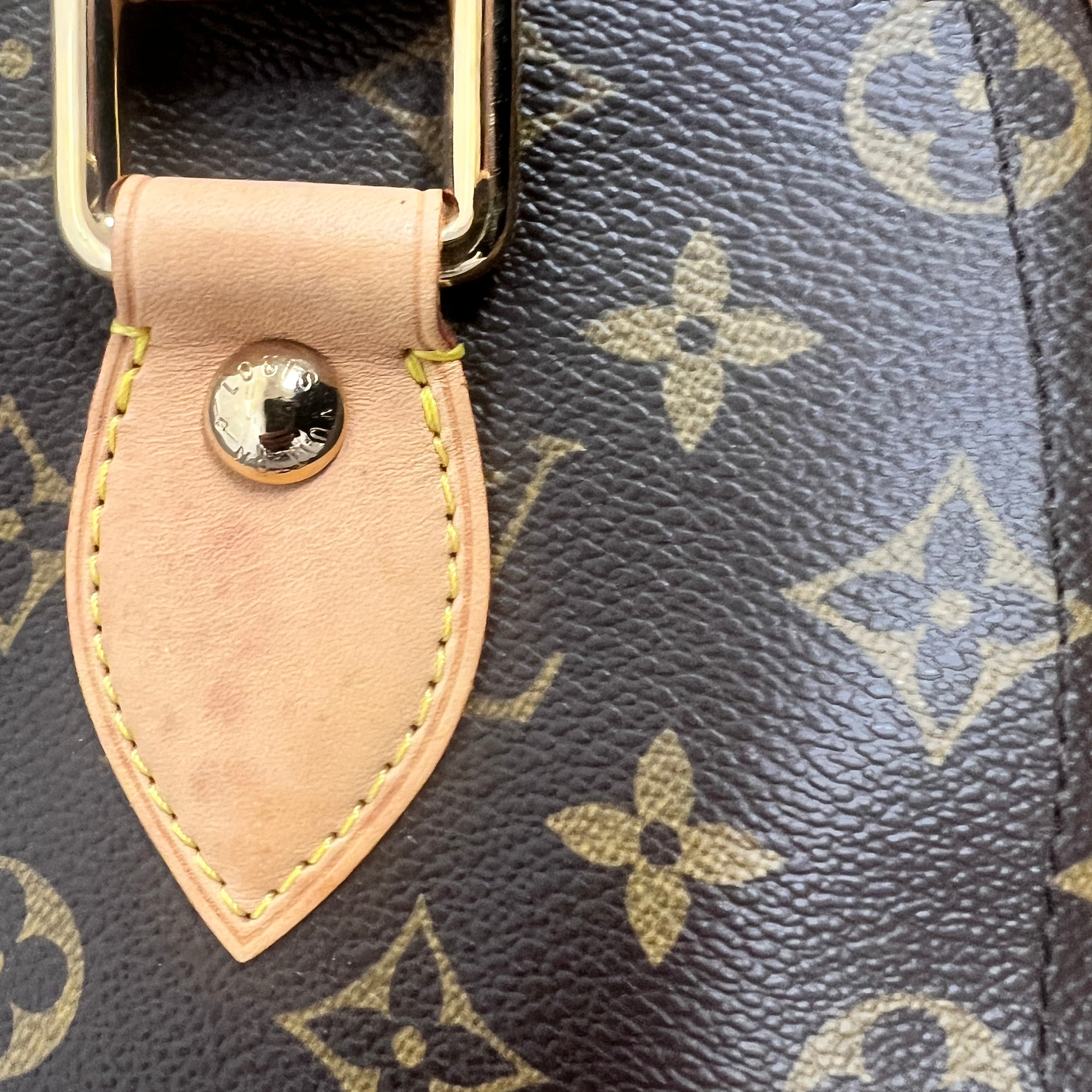 Louis Vuitton Vintage Beverly MM in Monogram Canvas and Vachetta Leather