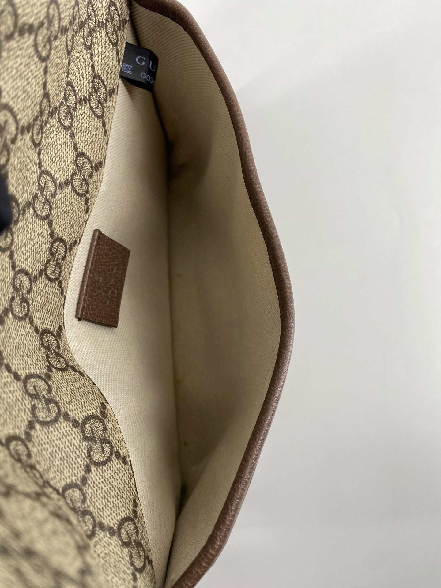 Gucci GG Supreme Crossbody