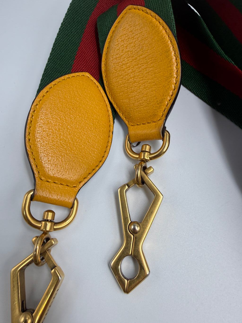 Gucci Neo Classic Feline Head Camera Bag in GG Supreme Canvas