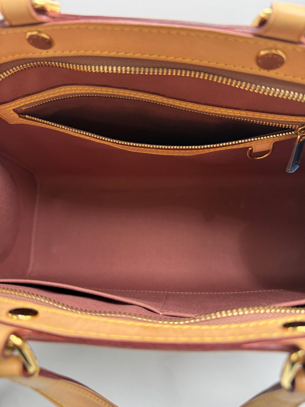 Louis Vuitton ( 2013 ) Brea MM Monogram Vernis Leather Bag – Beige
