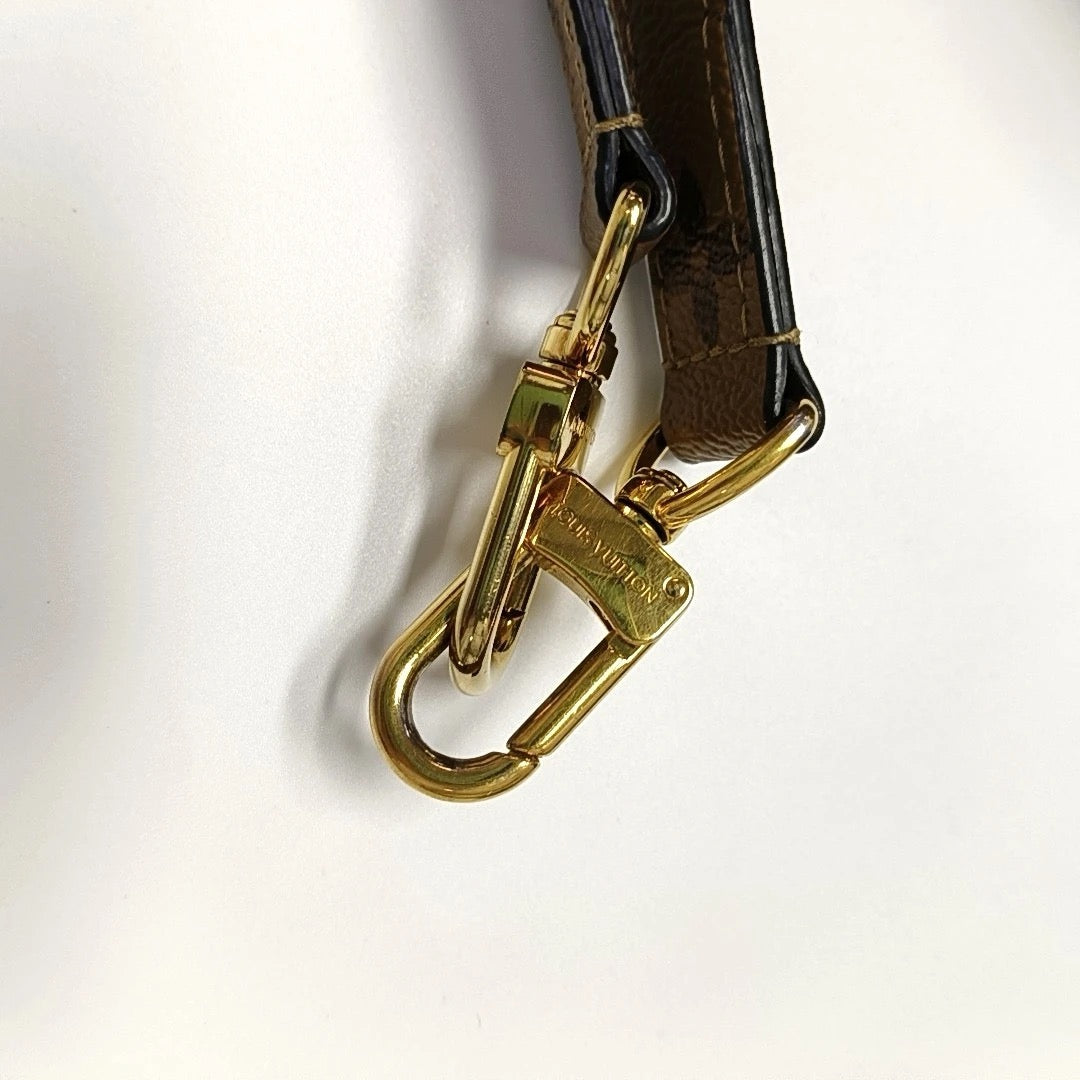 Louis Vuitton Pochette Metis