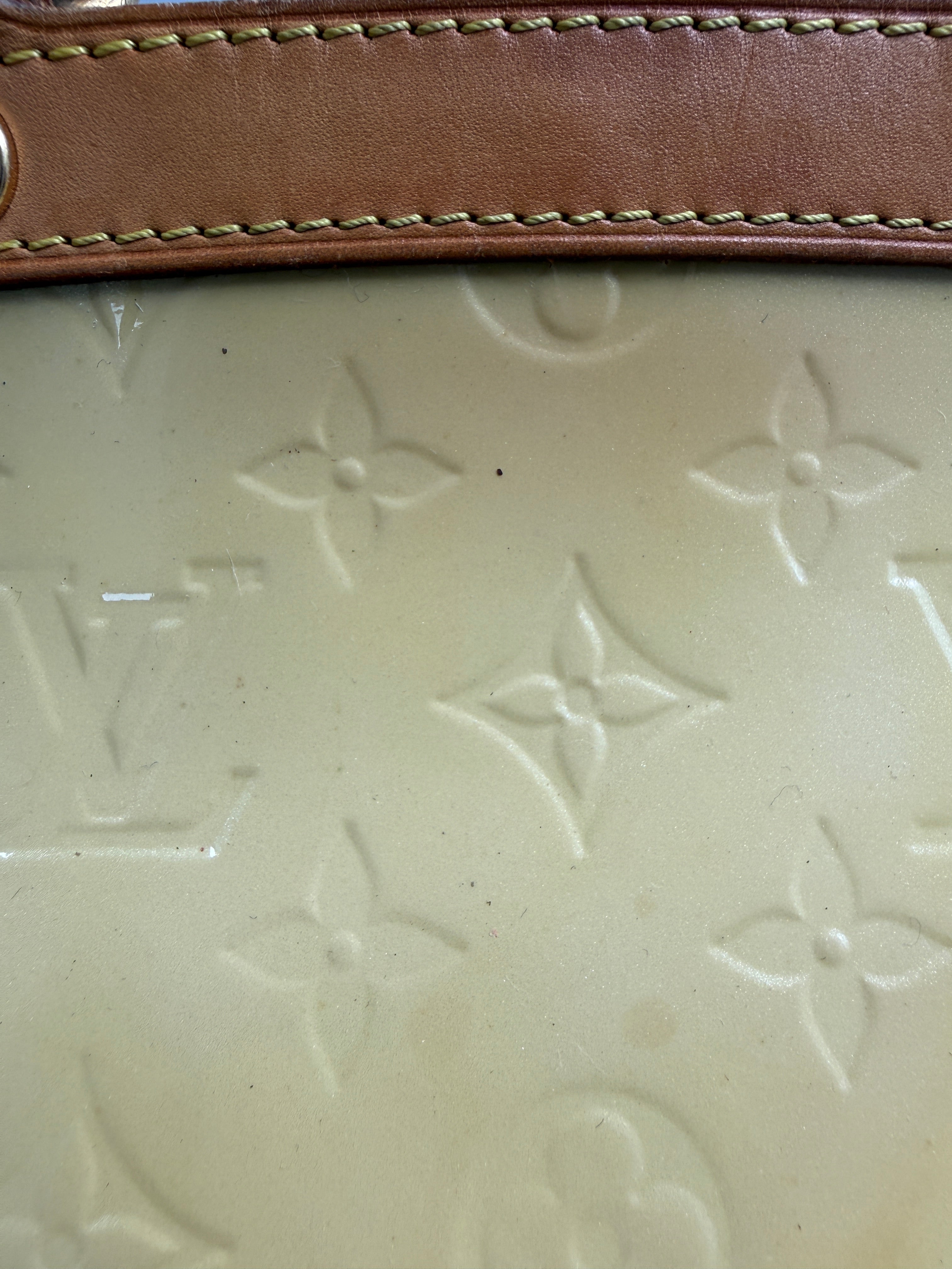 Louis Vuitton (DR4182) Brea MM Monogram Vernis Leather Bag – Yellow