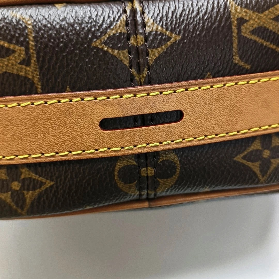 LV Boite Chapeau Souple PM