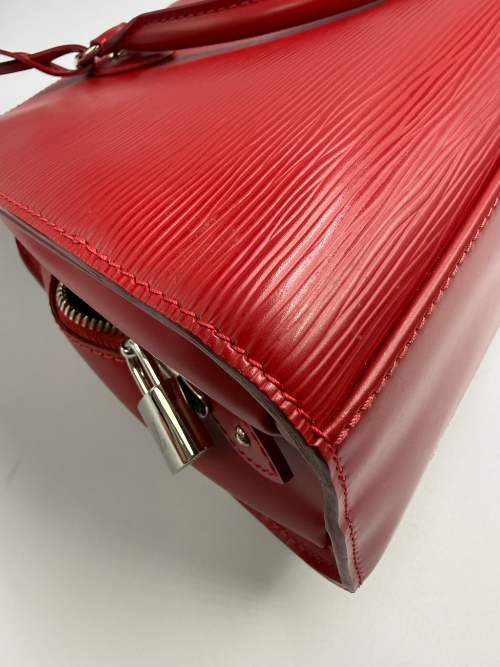 Louis Vuitton Vintage Pont Neuf PM in Castilian Red Epi Leather
