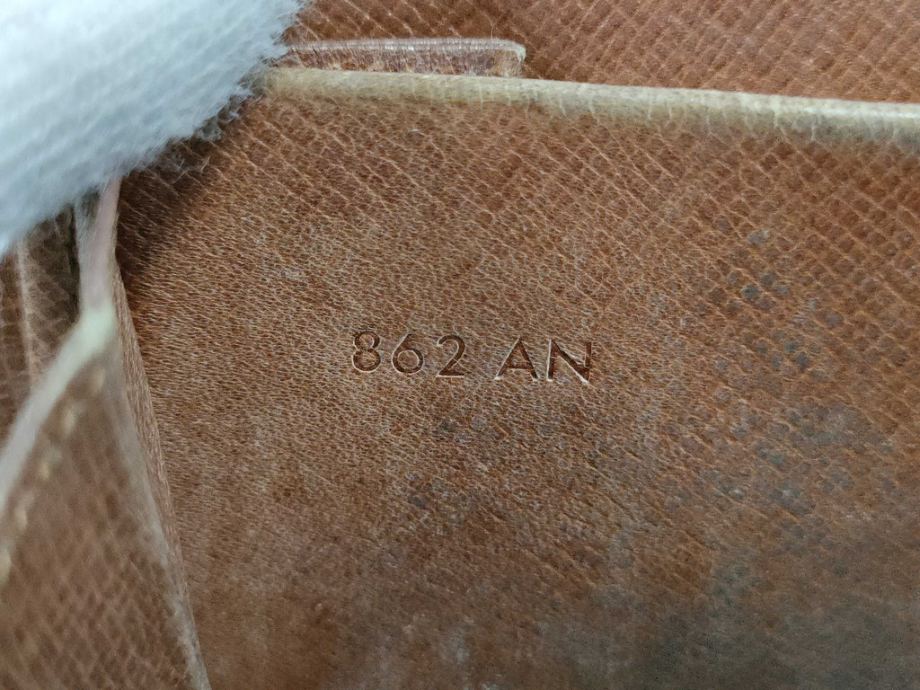 Louis Vuitton Monogram Vintage Wallet 862AN