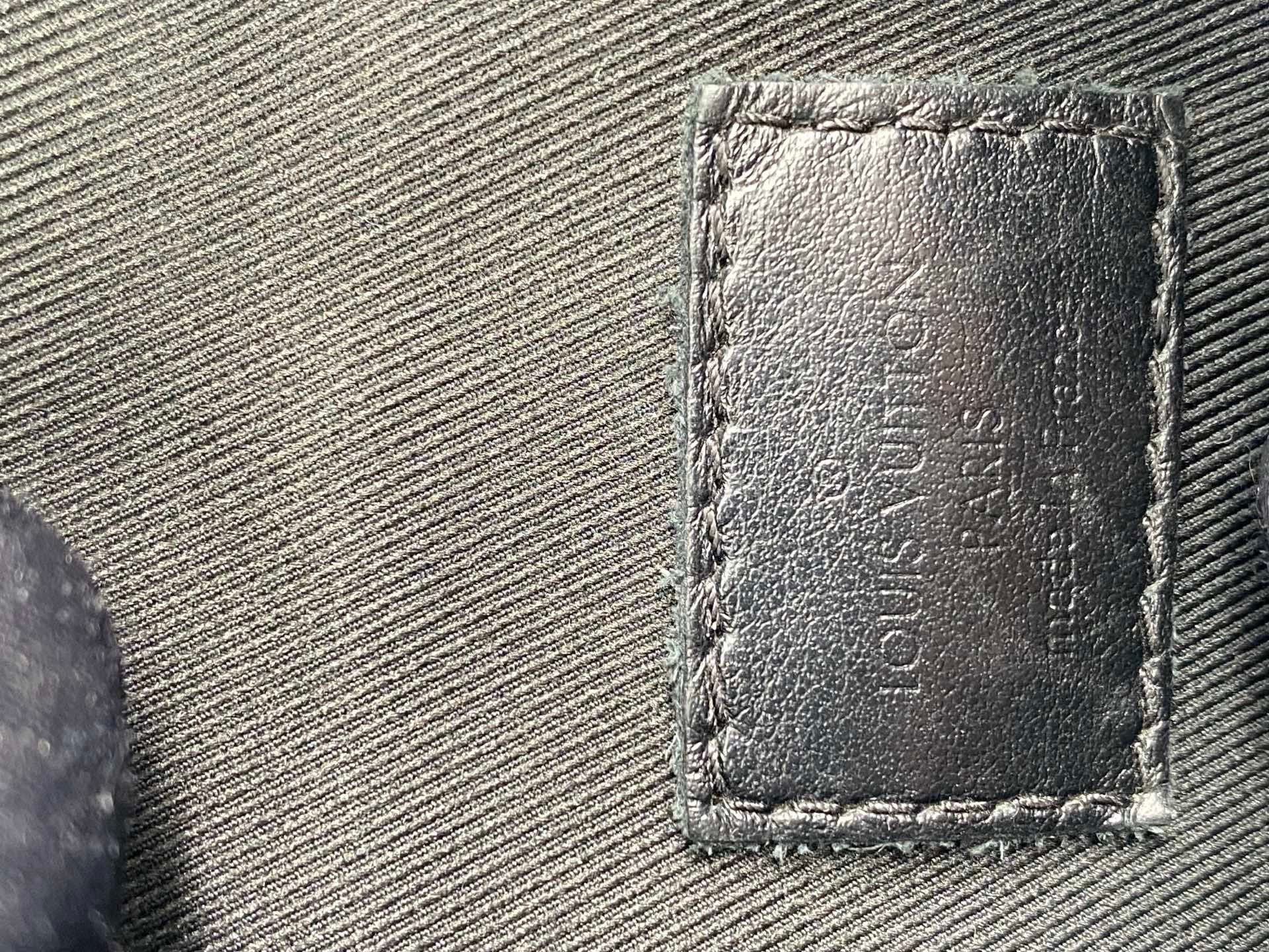 LV Men's Discovery Bumbag