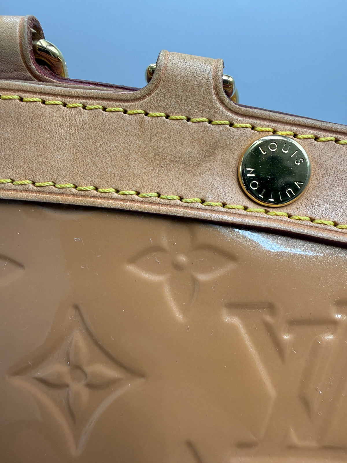 Louis Vuitton ( 2013 ) Brea MM Monogram Vernis Leather Bag – Beige