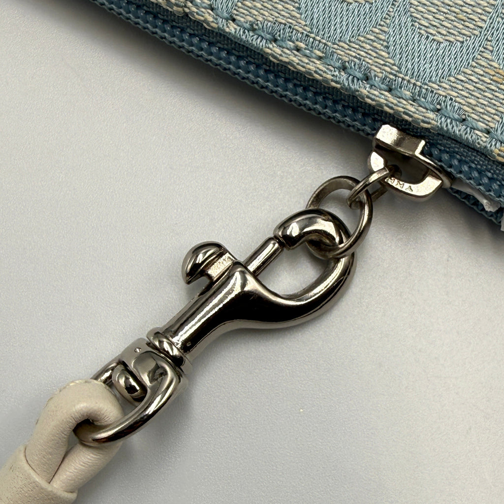 Vintage Coach Signature Jacquard Demi Wristlet Clutch – Light Blue & White