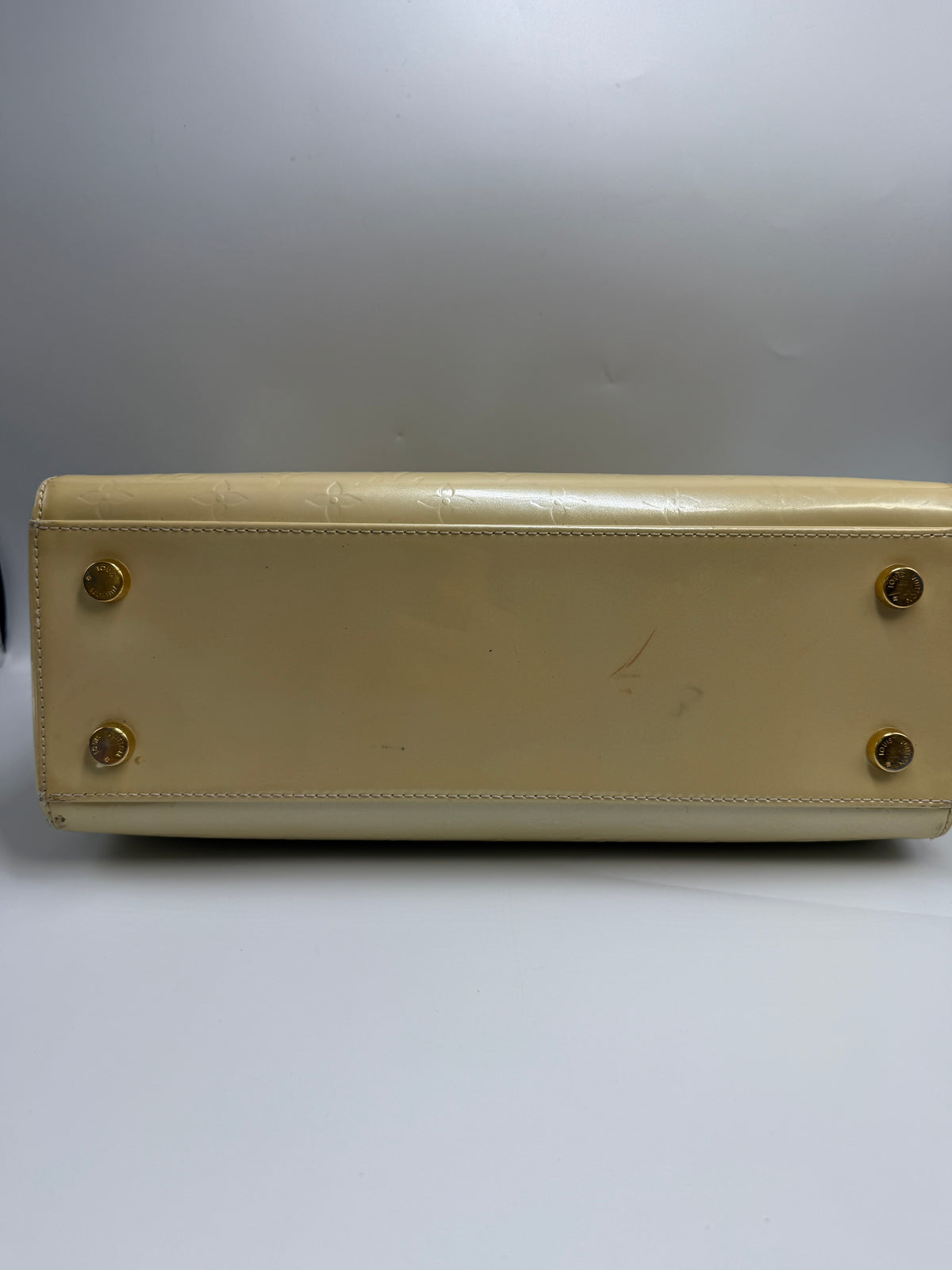 Louis Vuitton (VI0121) Brea MM Monogram Vernis Leather Bag – Yellow
