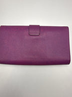 Pre-owned Yves Saint Laurent Chyc Ligne Textured Leather Clutch in Purple