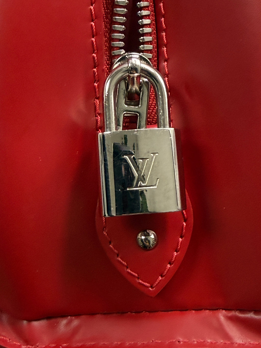 Louis Vuitton Vintage Pont Neuf PM in Castilian Red Epi Leather
