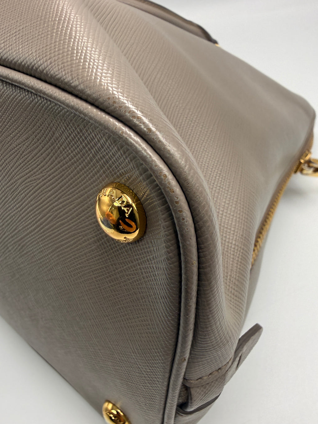 Prada Saffiano Lux Executive Tote in Argilla (Taupe / Grey)