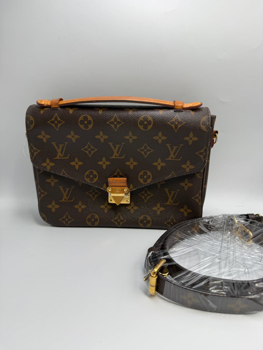 Pre-owned (2016)  Louis Vuitton Pochette Métis -Monogram Canvas - Crossbody Bag