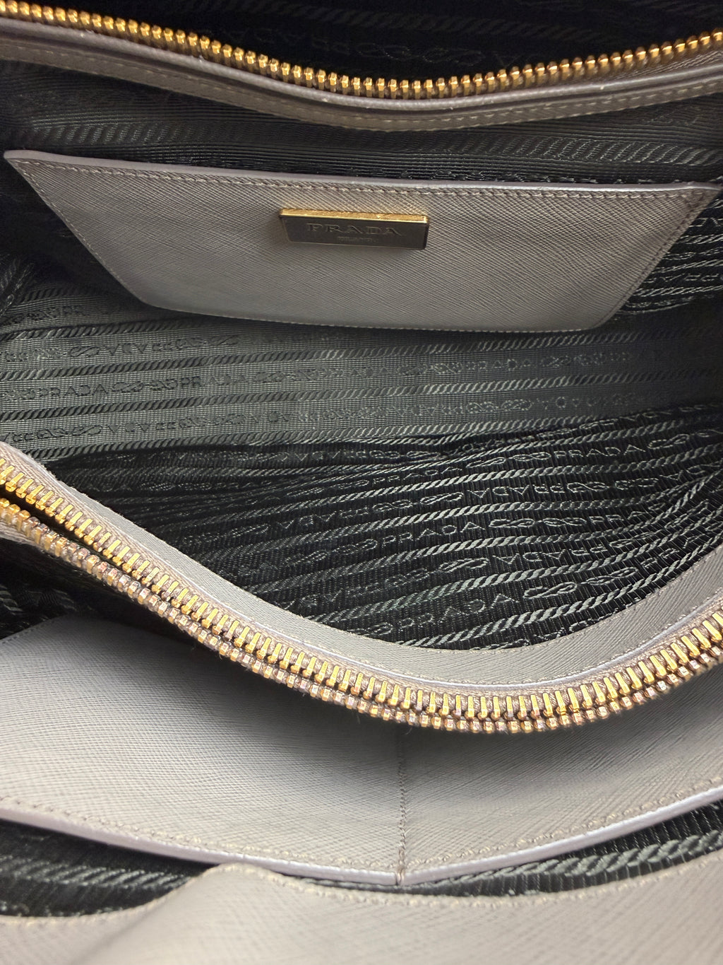 Prada Saffiano Lux Executive Tote in Argilla (Taupe / Grey)