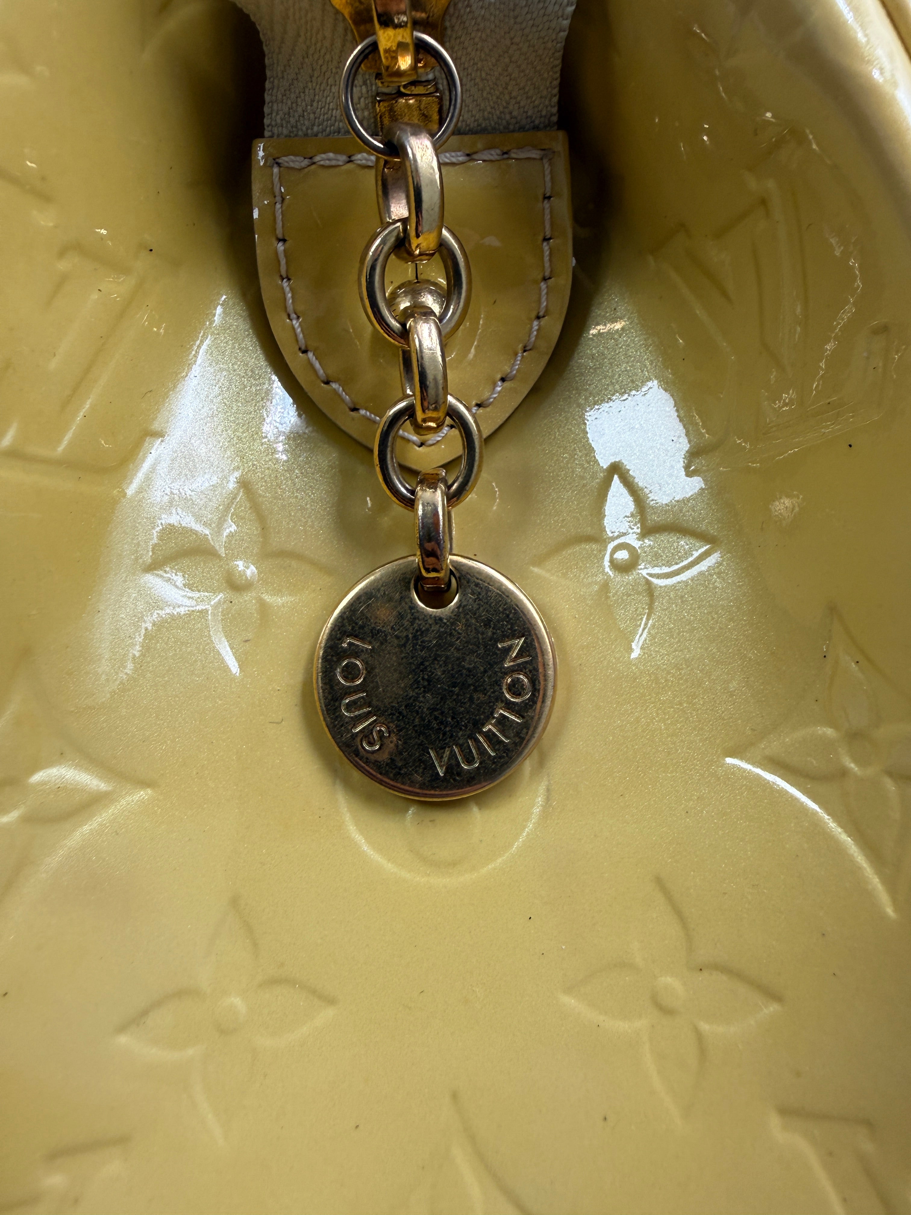 Louis Vuitton (DR4182) Brea MM Monogram Vernis Leather Bag – Yellow